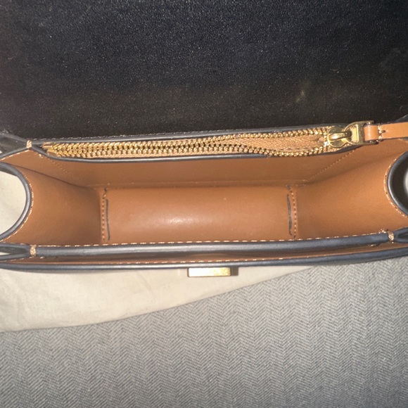 EUC 🖤 Tory Burch Eleanor Bag - Picture 5 of 8